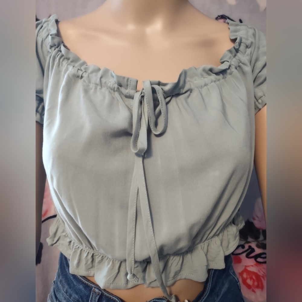 Active USA Women's Off the Shoulder Crop Top size small - Picture 2 of 8